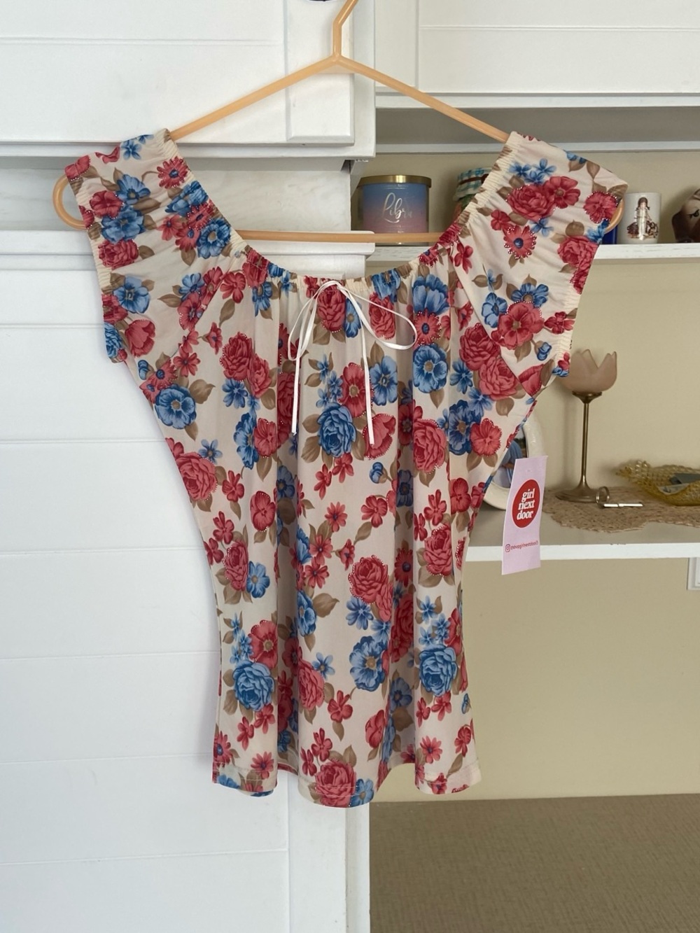 Y2K Red, blue, and beige floral print blouse with ruffle sleeves